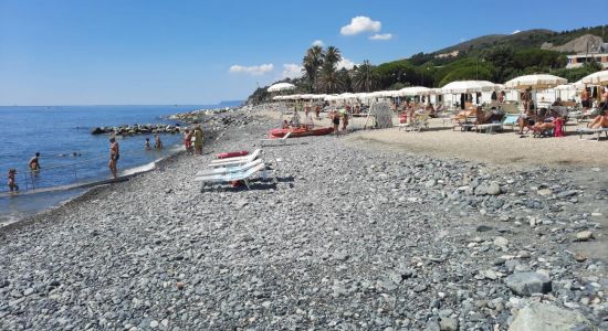 Carretta Cogoleto free Beach